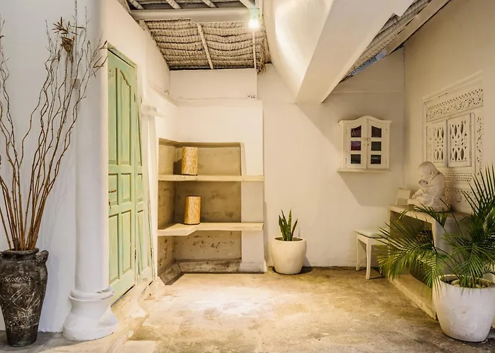 Villa Dreams -private Pool, Fast Wifi, 2 Min To Double Six Seminyak